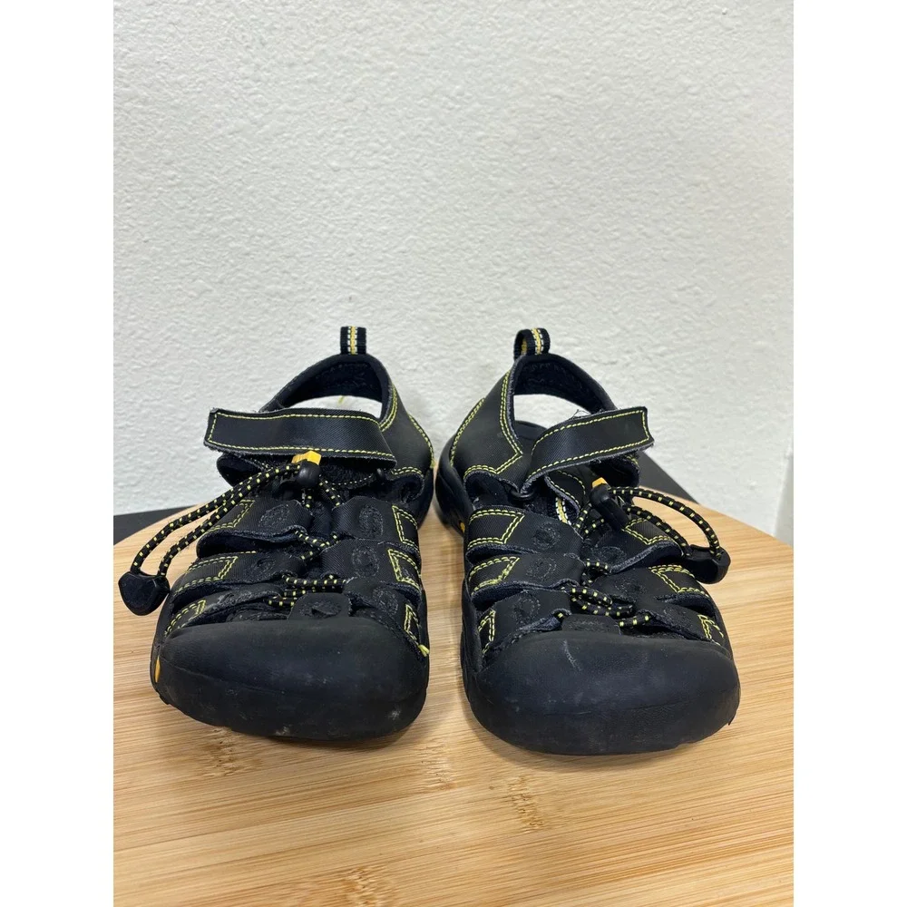 KEEN Sandals Kids 2 Newport H2 Black Yellow Waterproof Sport Hiking Shoes Play